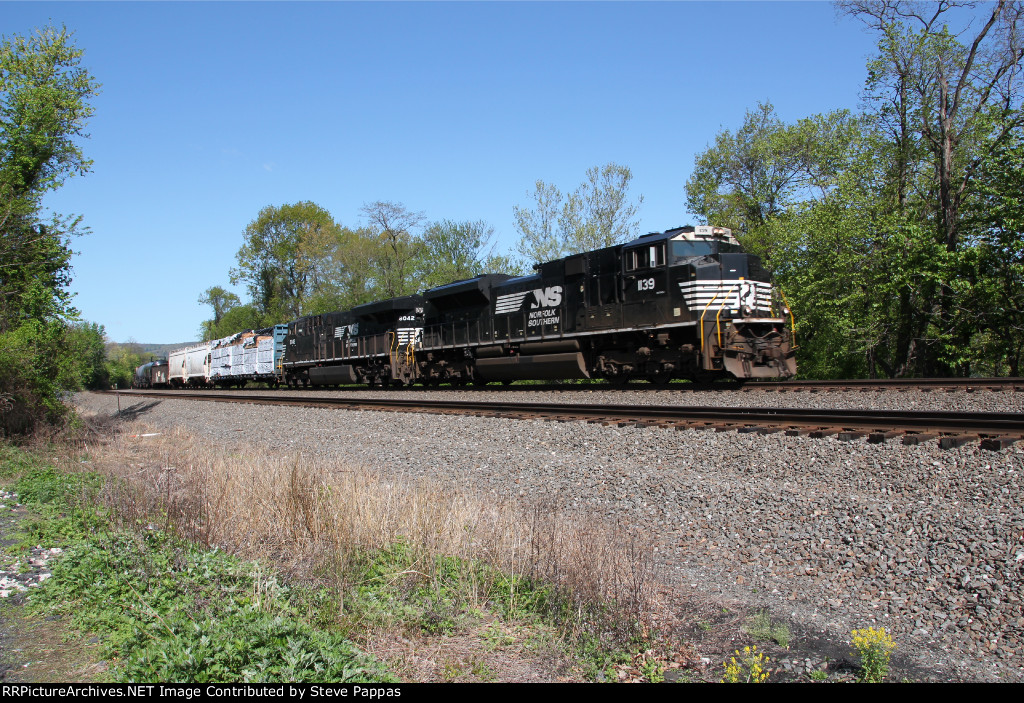 NS 1139 and 8042 take train 39G east through Cove PA